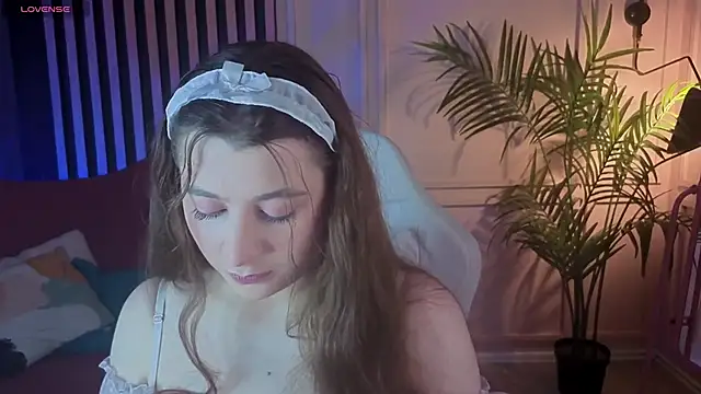 Queen Michelle  online show from September 29, 2025, 7:04 am