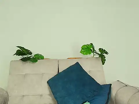 CamiiGuzmanX online show from September 14, 2025, 4:40 pm