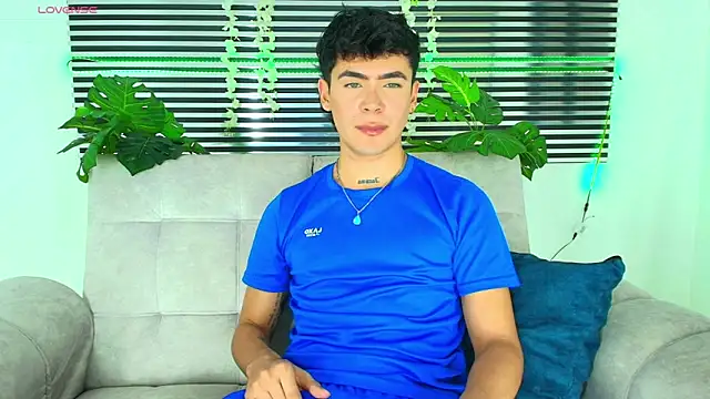 CamiiGuzmanX online show from January 8, 2026, 8:15 pm