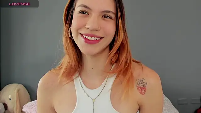 AntonellaaRossii online show from November 3, 2025, 2:31 pm