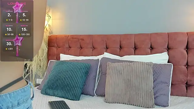 Tania 77  online show from February 21, 2026, 12:07 pm