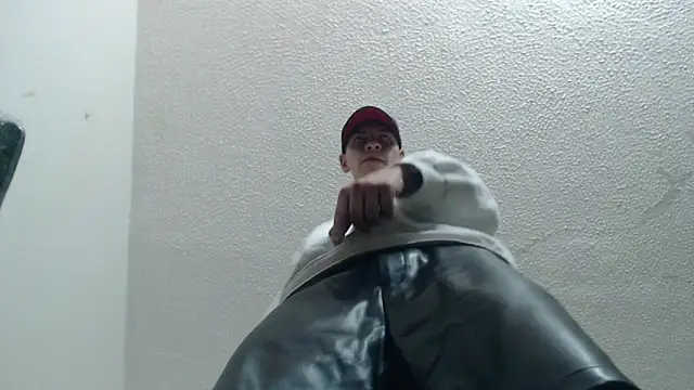 Thomasjons  online show from November 18, 2025, 9:18 pm