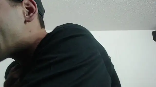 Thomasjons  online show from December 23, 2025, 1:05 am