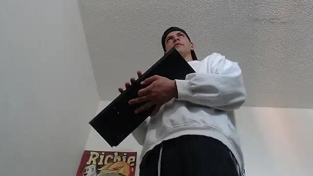 Thomasjons  online show from December 13, 2025, 8:04 pm