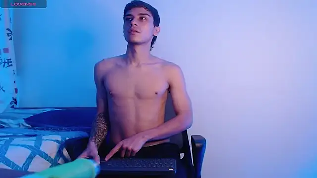 Snapshot of axel_davis_ chatting on October 14, 2025, 1:39 am axel davis online show from October 14, 2025, 1:39 am