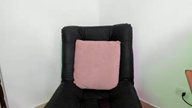 Snapshot of axel_davis_ chatting on December 16, 2025, 12:20 pm axel davis online show from December 16, 2025, 12:20 pm