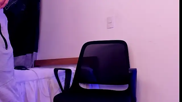 Snapshot of axel_davis_ chatting on October 30, 2025, 1:26 am axel davis online show from October 30, 2025, 1:26 am