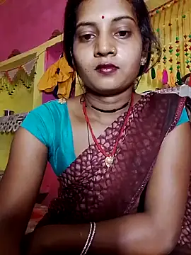Snapshot of Hot_bbbb chatting on April 14, 2026, 5:18 pm Hot bbbb online show from April 14, 2026, 5:18 pm