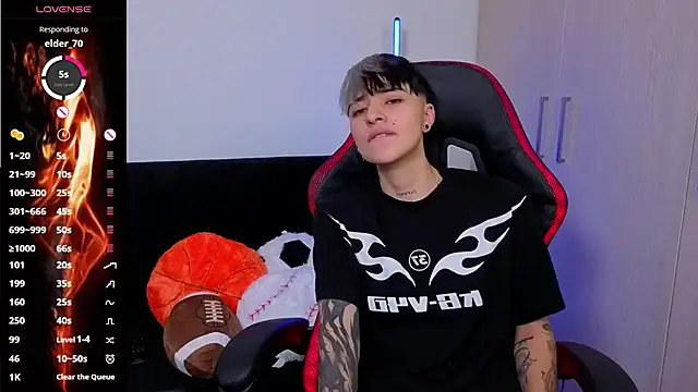 imlaiaaa online show from December 1, 2025, 10:21 pm