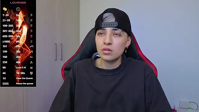 imlaiaaa online show from December 13, 2025, 8:04 pm