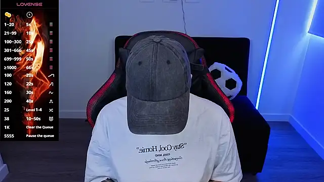 imlaiaaa online show from November 5, 2025, 9:18 pm