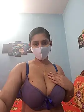 Cute Faria online show from March 9, 2026, 2:42 pm