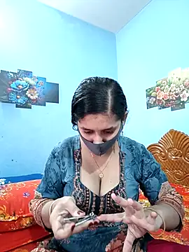 Snapshot of Cute_Faria chatting on April 30, 2026, 4:19 am Cute Faria online show from April 30, 2026, 4:19 am