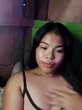 Snapshot of cloe_candy19 chatting on February 8, 2026, 1:31 pm cloe candy19 online show from February 8, 2026, 1:31 pm