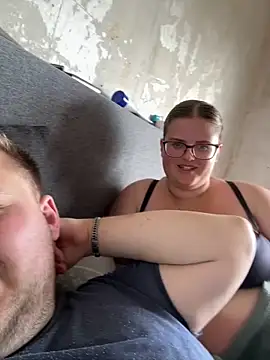 CurvyPaar2 online show from June 14, 2026, 12:17 pm