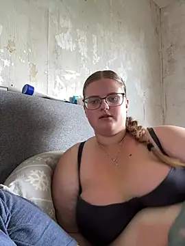 CurvyPaar2 online show from June 15, 2026, 12:27 pm