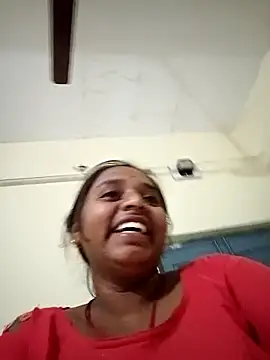 Hot crety online show from November 19, 2025, 1:22 pm