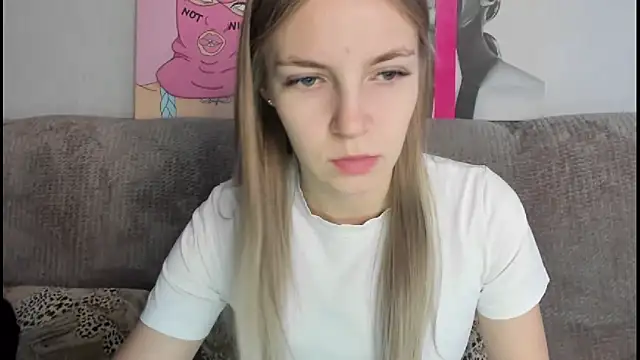 HitGyrl online show from December 3, 2025, 8:14 am