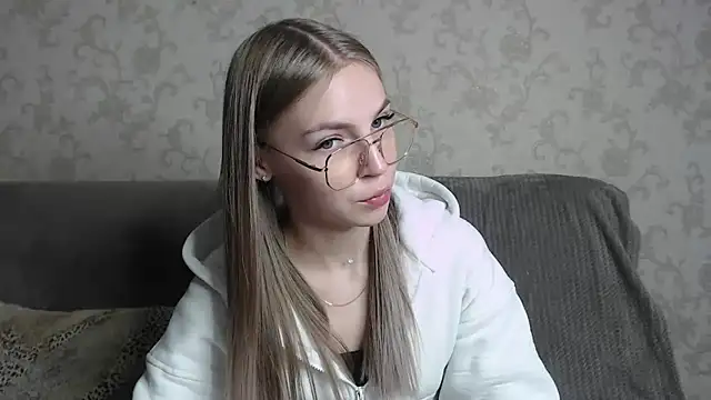 HitGyrl online show from March 7, 2026, 7:59 am