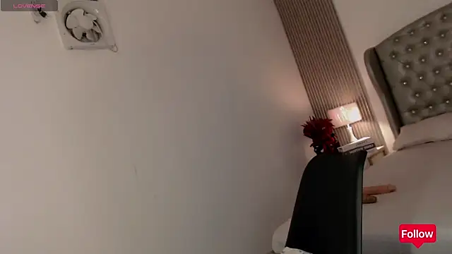 your half woman online show from April 16, 2026, 9:39 pm