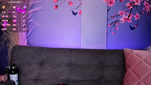 SweetAnya01 online show from September 18, 2025, 4:26 am