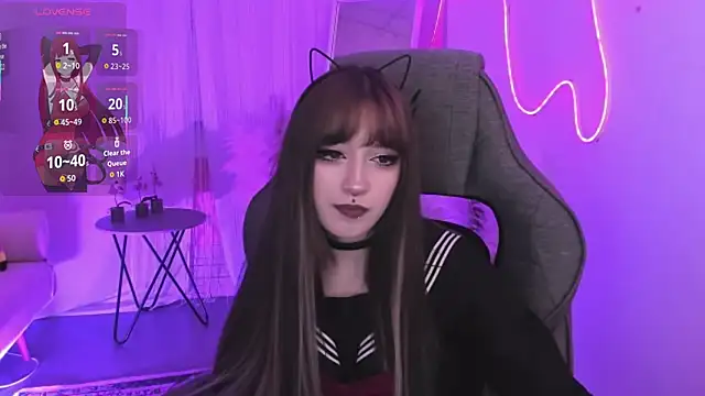 LiliLuna online show from March 12, 2026, 1:37 pm