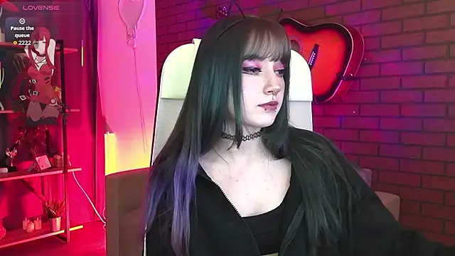 LiliLuna online show from February 19, 2026, 4:15 pm