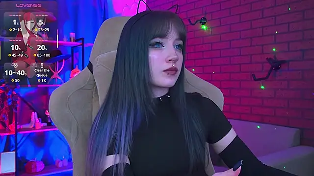 LiliLuna online show from February 21, 2026, 4:31 pm