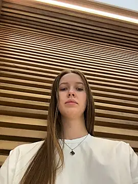 ElliRose online show from December 16, 2025, 5:44 am