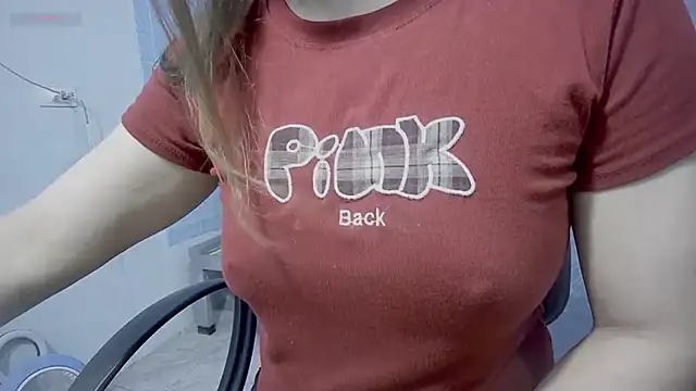 Snapshot of _Sara_768 chatting on October 11, 2025, 8:37 am Sara 768 online show from October 11, 2025, 8:37 am