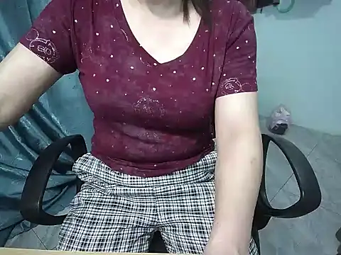 Snapshot of _Sara_768 chatting on April 22, 2026, 7:15 am Sara 768 online show from April 22, 2026, 7:15 am