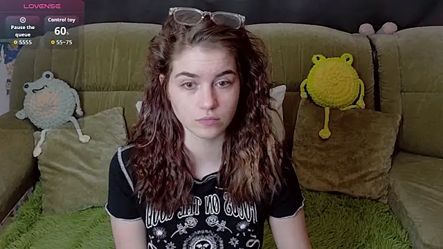 ElzaBlis online show from February 4, 2026, 1:17 pm