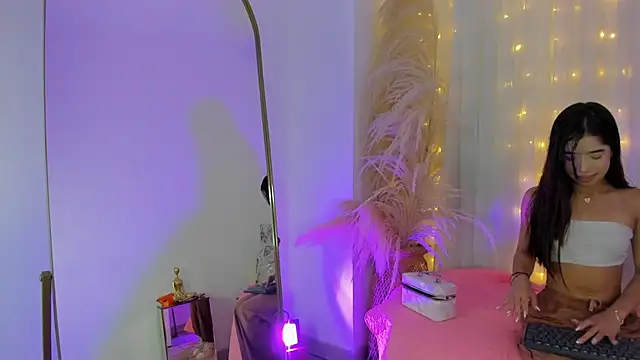 arianna cox   online show from October 23, 2025, 7:34 pm