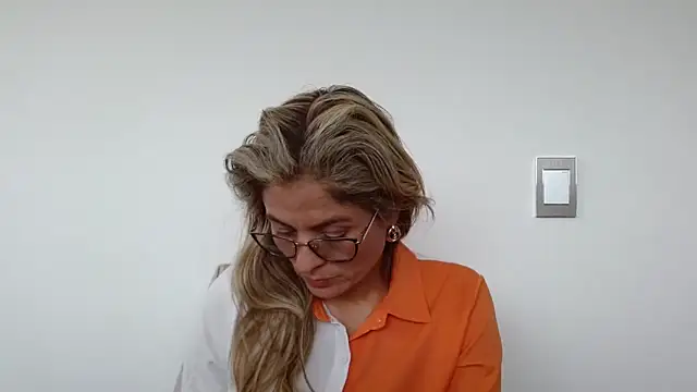 Snapshot of linda-mature43 chatting on September 19, 2025, 3:27 pm linda-mature43 online show from September 19, 2025, 3:27 pm