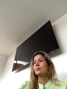 Snapshot of linda-mature43 chatting on December 2, 2025, 1:57 pm linda-mature43 online show from December 2, 2025, 1:57 pm