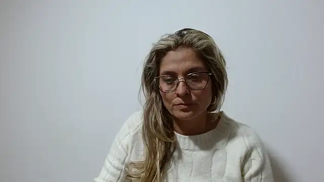 Snapshot of linda-mature43 chatting on September 24, 2025, 4:08 am linda-mature43 online show from September 24, 2025, 4:08 am