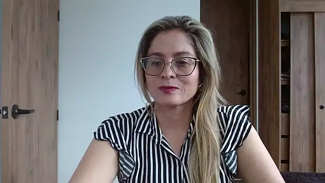 Snapshot of linda-mature43 chatting on October 23, 2025, 5:22 pm linda-mature43 online show from October 23, 2025, 5:22 pm