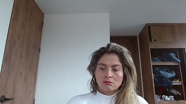 Snapshot of linda-mature43 chatting on November 10, 2025, 4:12 pm linda-mature43 online show from November 10, 2025, 4:12 pm