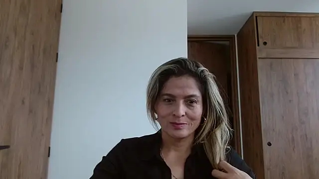 Snapshot of linda-mature43 chatting on December 3, 2025, 3:44 pm linda-mature43 online show from December 3, 2025, 3:44 pm