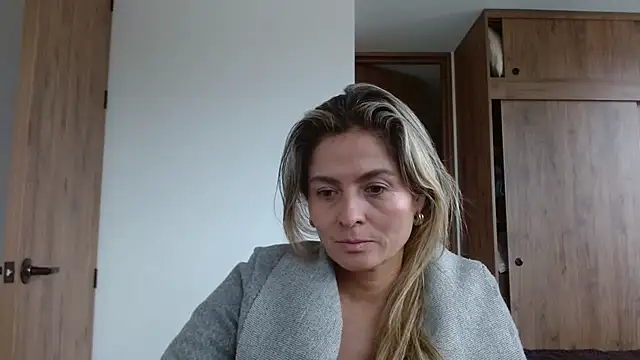 Snapshot of linda-mature43 chatting on November 19, 2025, 1:44 pm linda-mature43 online show from November 19, 2025, 1:44 pm