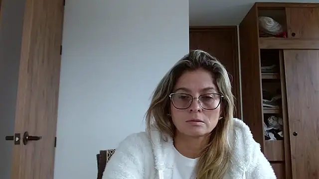 Snapshot of linda-mature43 chatting on November 26, 2025, 2:28 pm linda-mature43 online show from November 26, 2025, 2:28 pm