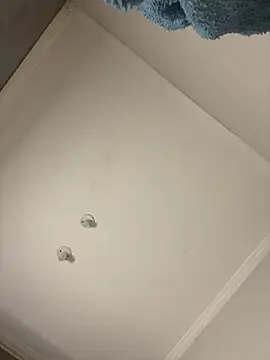 jhennyfer online show from February 21, 2026, 4:36 am