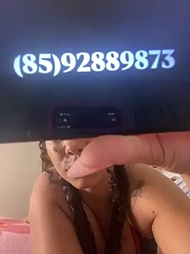 jhennyfer online show from February 10, 2026, 4:44 am