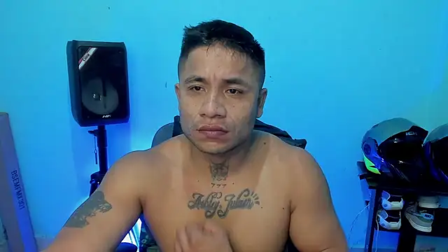 Snapshot of zeus_7777 chatting on April 3, 2026, 10:49 pm zeus 7777 online show from April 3, 2026, 10:49 pm