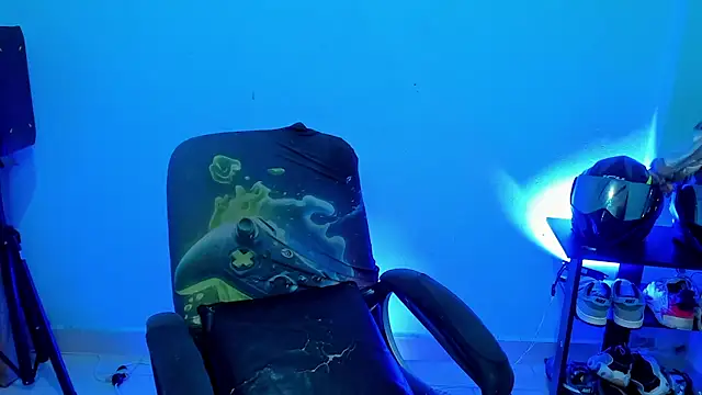 Snapshot of zeus_7777 chatting on April 7, 2026, 9:33 am zeus 7777 online show from April 7, 2026, 9:33 am