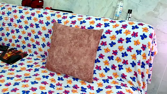 Snapshot of Luna_logan chatting on December 15, 2025, 4:07 am Luna logan online show from December 15, 2025, 4:07 am