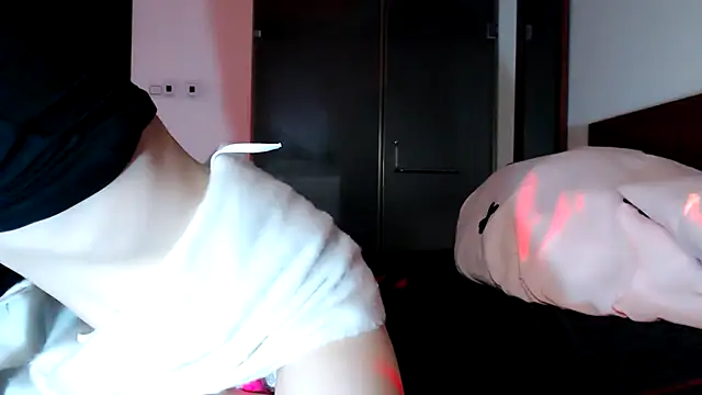 Cam-Ly online show from November 3, 2025, 6:22 pm