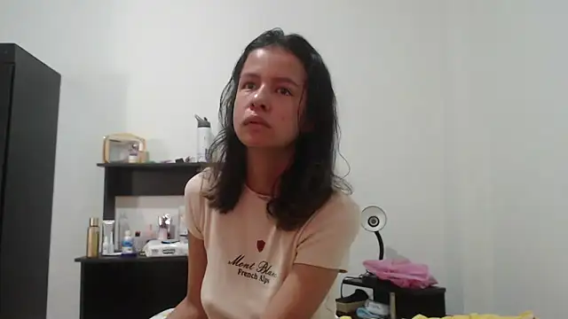 nathaly jones  online show from May 24, 2026, 12:27 pm
