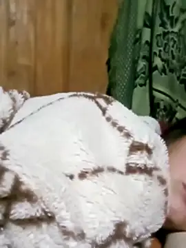 Snapshot of maple694 chatting on December 14, 2025, 10:26 pm maple694 online show from December 14, 2025, 10:26 pm