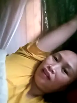 Snapshot of maple694 chatting on October 25, 2025, 2:44 am maple694 online show from October 25, 2025, 2:44 am